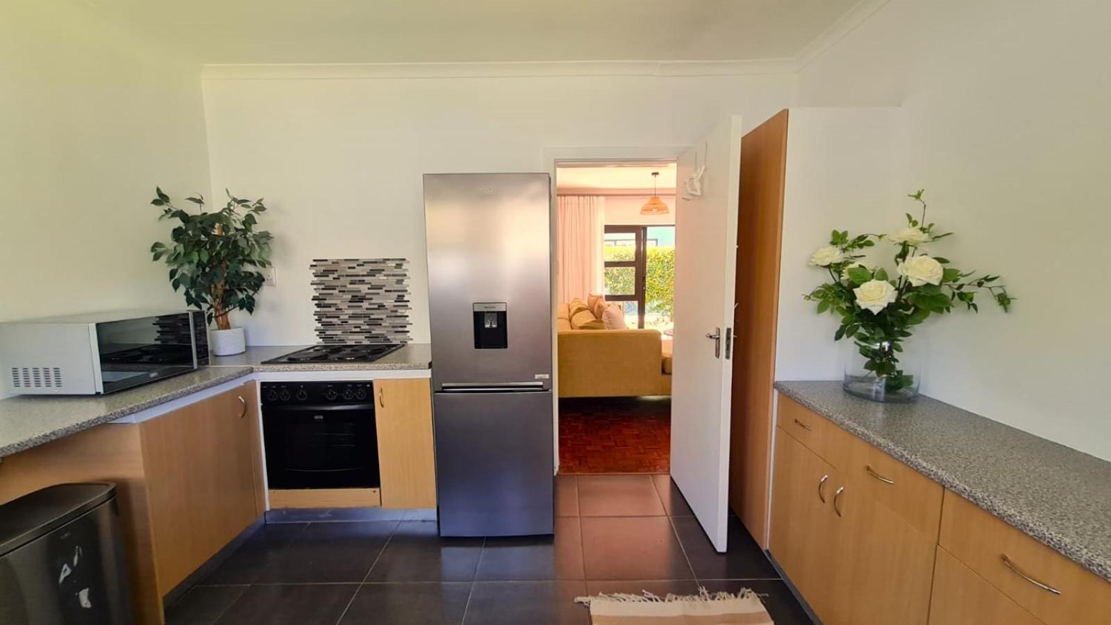2 On Lismore Guesthouse Tokai Exterior photo